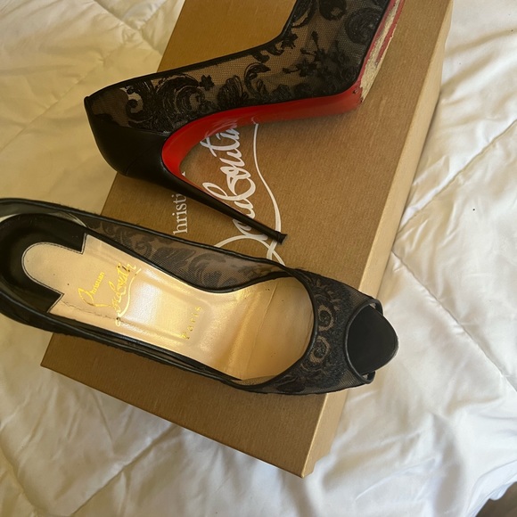 AUTHENTIC CHRISTIAN LOUBOUTIN!! - Picture 3 of 7